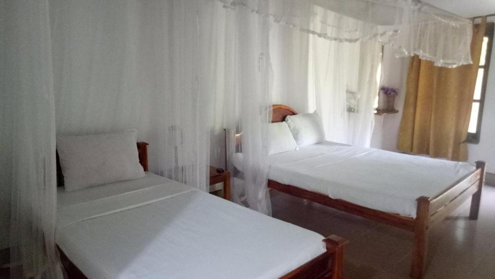 New Roy Guest House Kalkudah  Exterior photo