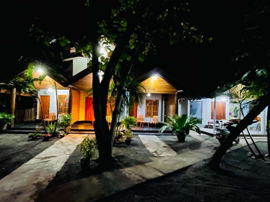 New Roy Guest House Kalkudah  Exterior photo